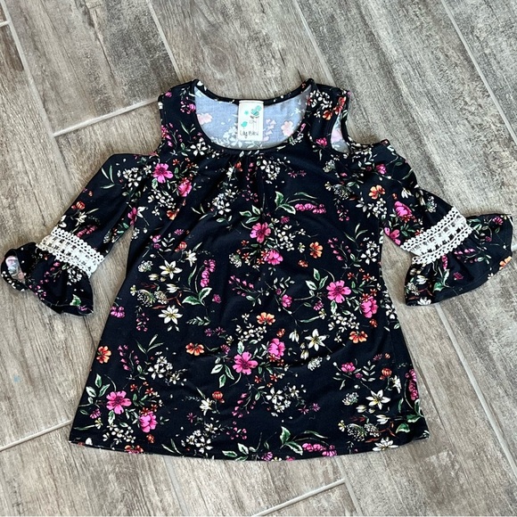 Lily Bleu Girls Floral Cold Shoulder Top Bell Sleeve Black Pink Size 7/8 - Picture 1 of 6